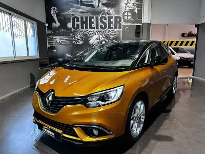 Usado Renault Scénic LIMITED 140 CV (102 kW) 2019 Naranja Monovolumen