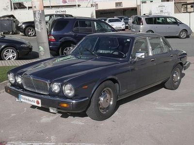 Usado Jaguar XJ12 Sovereign 290 CV (213 kW) 1985 Azul Berlina