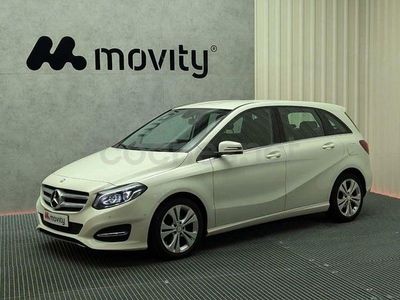 Usado Mercedes B180 Urban 109 CV (80 kW) 2015 Blanco Monovolumen