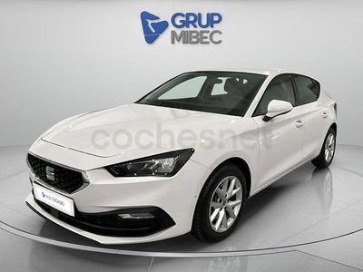 Usado Seat Leon Style 110 CV (80 kW) 2024 Blanco Berlina
