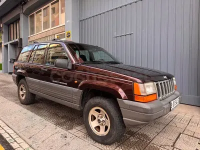 Käytetty Jeep Grand Cherokee Laredo 115 HP (84 kW) 1996 Punainen Katumaasturi