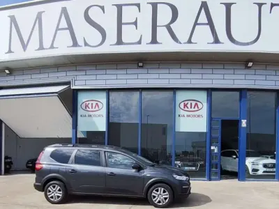 Usado Dacia Jogger Comfort 110 CV (80 kW) 2022 Gris Monovolumen