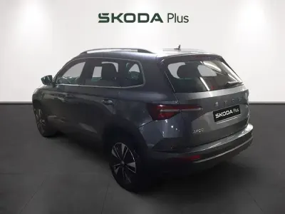Usado Skoda Karoq Ambition 150 CV (110 kW) 2023 Gris SUV