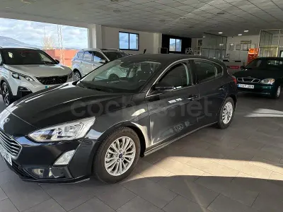 Usado Ford Focus Titanium 120 CV (88 kW) 2018 Negro Berlina