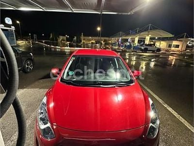 Usado Hyundai i30 100 CV (73 kW) 2016 Rojo Berlina