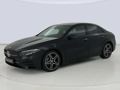 Usado Mercedes A180 Advanced 136 CV (100 kW) 2024 Negro Berlina