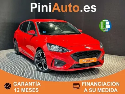 Usado Ford Focus ST-Line 125 CV (91 kW) 2021 Rojo Utilitario
