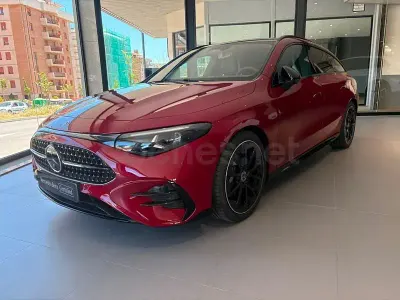 Nuevo Mercedes CLA180 136 CV (100 kW) 2026 Rojo Familiar