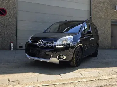 Usado Citroën Berlingo Feel 120 CV (88 kW) 2014 Negro Monovolumen