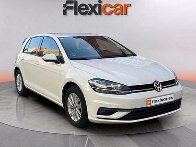 Usado VW Golf 115 CV (84 kW) 2018 Blanco Berlina
