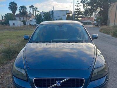 Usado Volvo S40 Momentum 136 CV (100 kW) 2004 Azul Berlina
