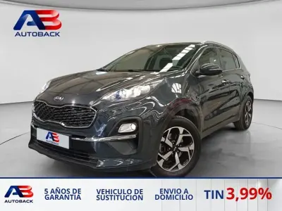 Usado Kia Sportage Plus 136 CV (100 kW) 2021 Gris / plata SUV
