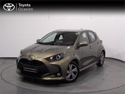 Usado Toyota Yaris Hybrid Active 116 CV (85 kW) 2024 Negro Berlina