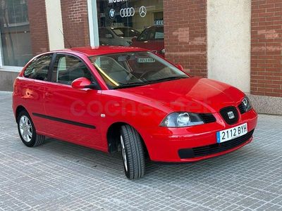 Usado Seat Ibiza Stella 100 CV (73 kW) 2002 Rojo Utilitario