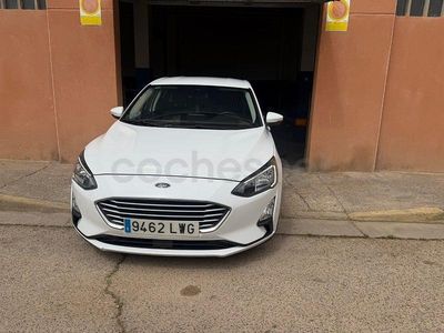 Używany Ford Focus Trend 120 KM (88 kW) 2022 Biały Sedan/Limuzyna