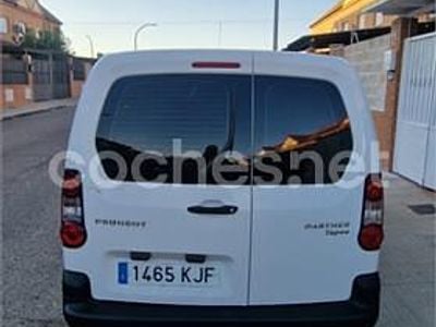 Begagnad Peugeot Partner Tepee Access 75 HK (55 kW) 2016 Vit Minibuss