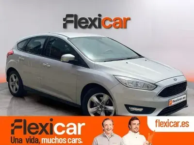 Usado Ford Focus Trend 125 CV (91 kW) 2018 Gris