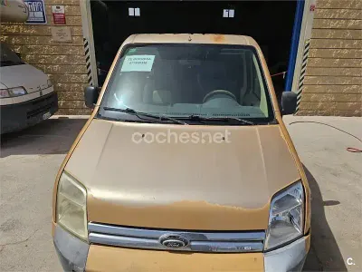 Usado Ford Grand Tourneo Connect Trend 95 CV (69 kW) 2013 Amarillo Monovolumen