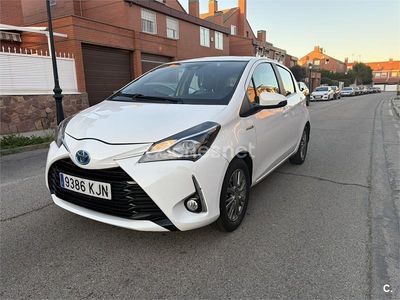 Usado Toyota Yaris Hybrid Active 100 CV (73 kW) 2018 Blanco Berlina