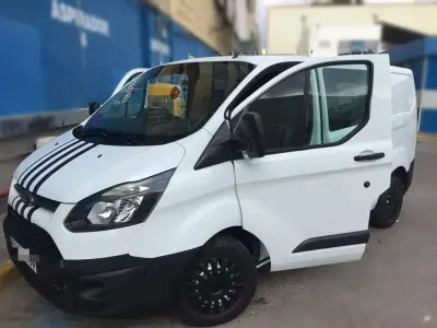 Usado Ford Transit Custom 101 CV (74 kW) 2015 Blanco Van