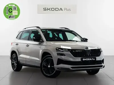 Usado Skoda Karoq SportLine 150 CV (110 kW) 2022 Gris / plata SUV