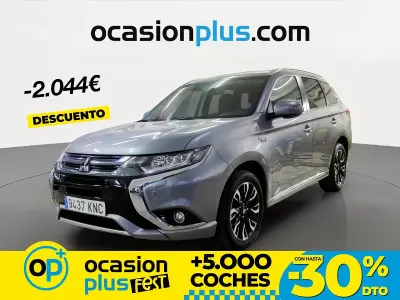 Usado Mitsubishi Outlander P-HEV 203 CV (149 kW) 2018 Gris Pickup/Camioneta