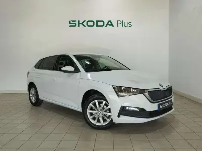 Usado Skoda Scala Ambition 110 CV (80 kW) 2022 Blanco Utilitario