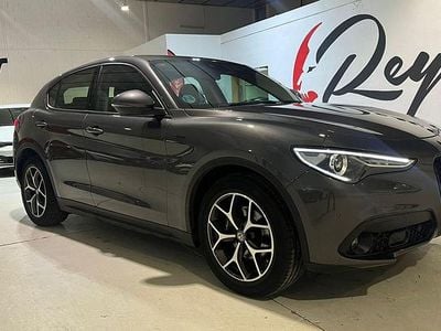Usado Alfa Romeo Stelvio Sprint 190 CV (139 kW) 2021 Gris SUV