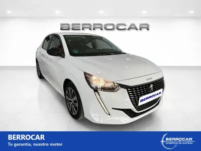 Usado Peugeot 208 Active 100 CV (73 kW) 2023 Blanco Utilitario