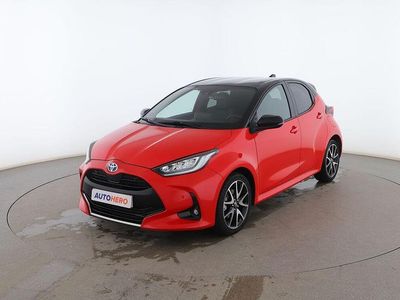 Rojo Usado 2022 Toyota Yaris Hybrid Style Utilitario | 20.699 € (Un poco caro)