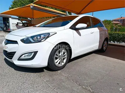 Usado Hyundai i30 90 CV (66 kW) 2012 Blanco Berlina