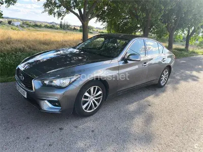 Usado Infiniti Q50 Premium 170 CV (125 kW) 2018 Gris / plata Berlina