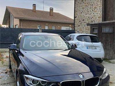 Usado BMW 318 143 CV (105 kW) 2013 Azul Berlina