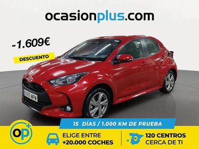 Rojo Usado 2024 Toyota Yaris Hybrid Active Berlina | 17.700 € (Precio justo)