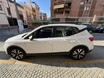 Usado Seat Arona Style 110 CV (80 kW) 2021 Blanco SUV