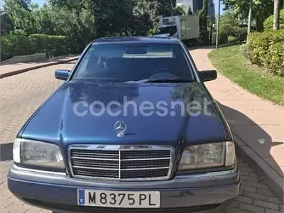 Usado Mercedes C180 Elegance 122 CV (89 kW) 1994 Azul Berlina