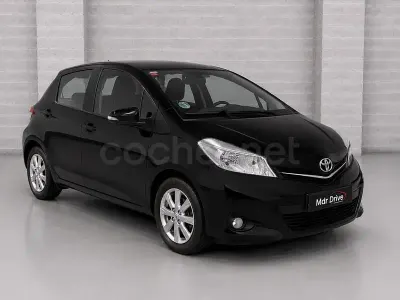 Usado Toyota Yaris City 69 CV (50 kW) 2012 Negro Utilitario