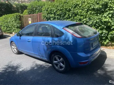 Usado Ford Focus 109 CV (80 kW) 2009 Azul Berlina