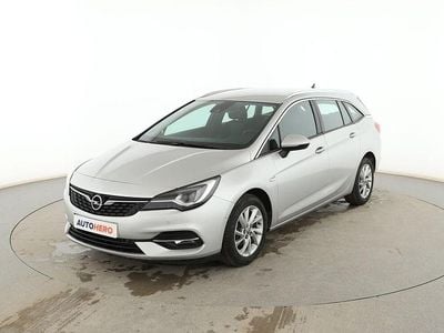 Usado Opel Astra Elegance 145 CV (106 kW) 2020 Gris Familiar