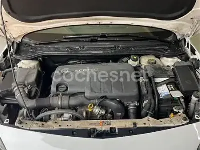 Usado Opel Astra Excellence 110 CV (80 kW) 2013 Blanco Berlina