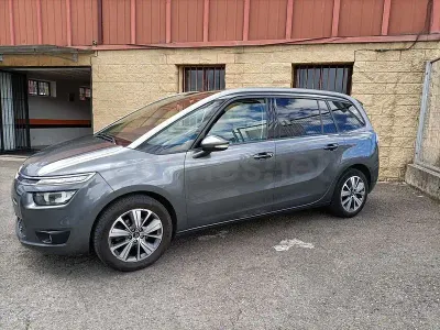Usado Citroën Grand C4 Picasso Feel 120 CV (88 kW) 2016 Gris / plata Monovolumen