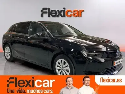 Usado Opel Astra Edition 110 CV (80 kW) 2022 Negro Utilitario