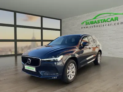 Begagnad Volvo XC60 Momentum 197 HK (144 kW) 2020 Blå SUV