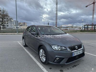 Usado Seat Ibiza XCELLENCE 95 CV (69 kW) 2018 Gris / plata Utilitario