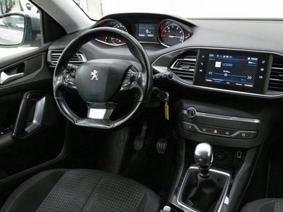 Usado Peugeot 308 SW Style 130 CV (95 kW) 2018 Gris Familiar