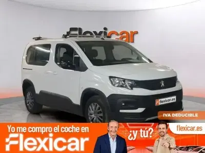 Usado Peugeot Rifter Allure 100 CV (73 kW) 2023 Blanco Monovolumen