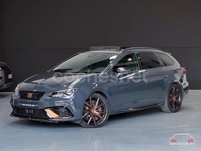 Gris / plata Usado 2020 Cupra Leon Familiar | 27.990 € (Un poco caro)
