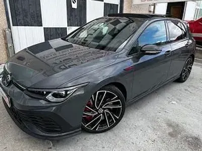 Usado VW Golf VIII GTI Clubsport 300 CV (220 kW) 2022 Varios colores Berlina