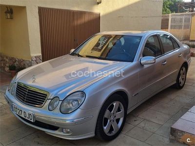 Gris / plata Usado 2003 Mercedes E400 Avantgarde Berlina | 7800 €
