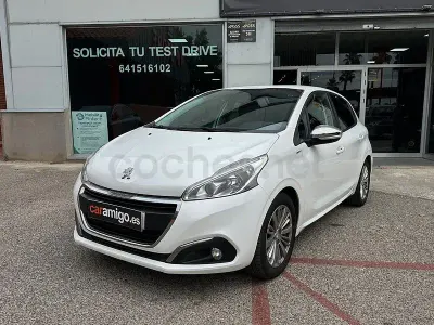 Usado Peugeot 208 Style 82 CV (60 kW) 2017 Blanco Utilitario